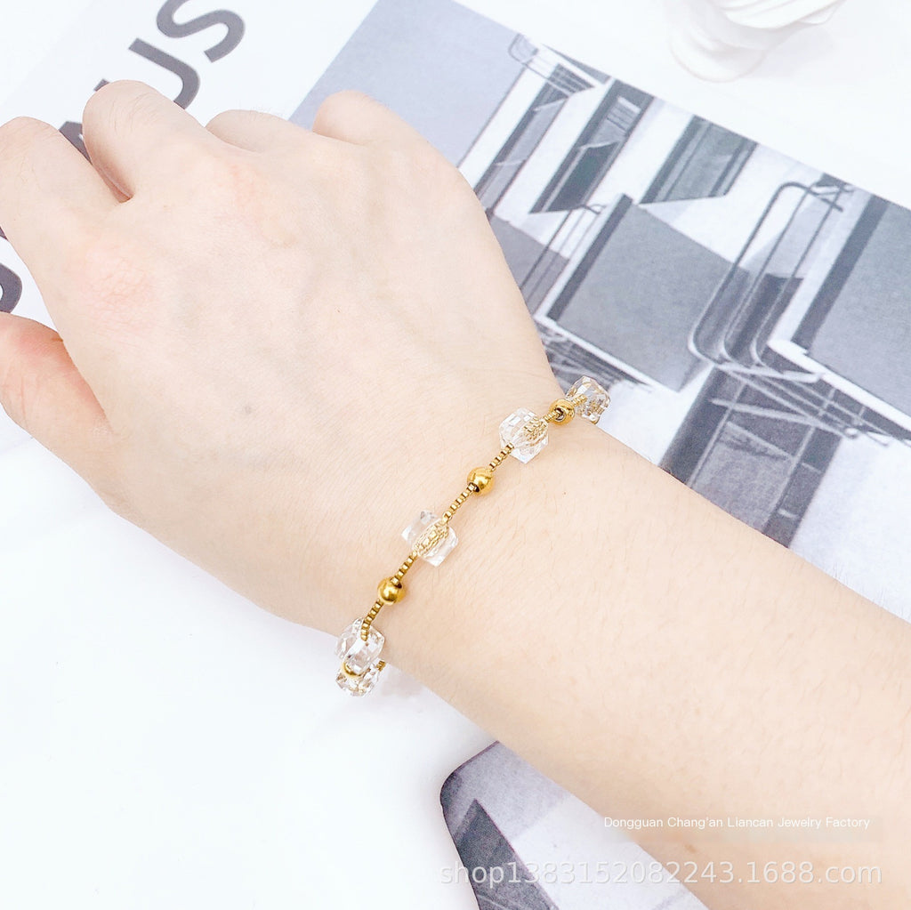 Beaded Bracelet with Heart-Shaped Tube Design